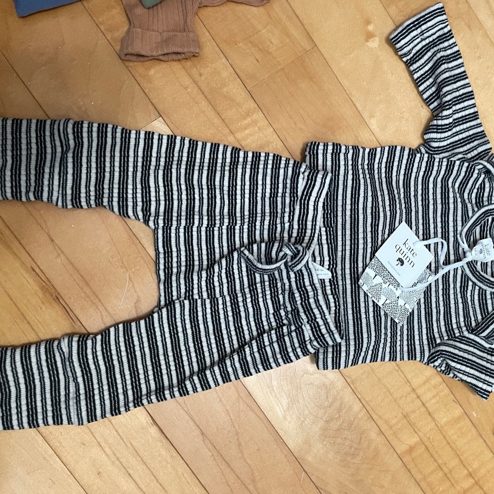Kate Quinn Outfit NWT